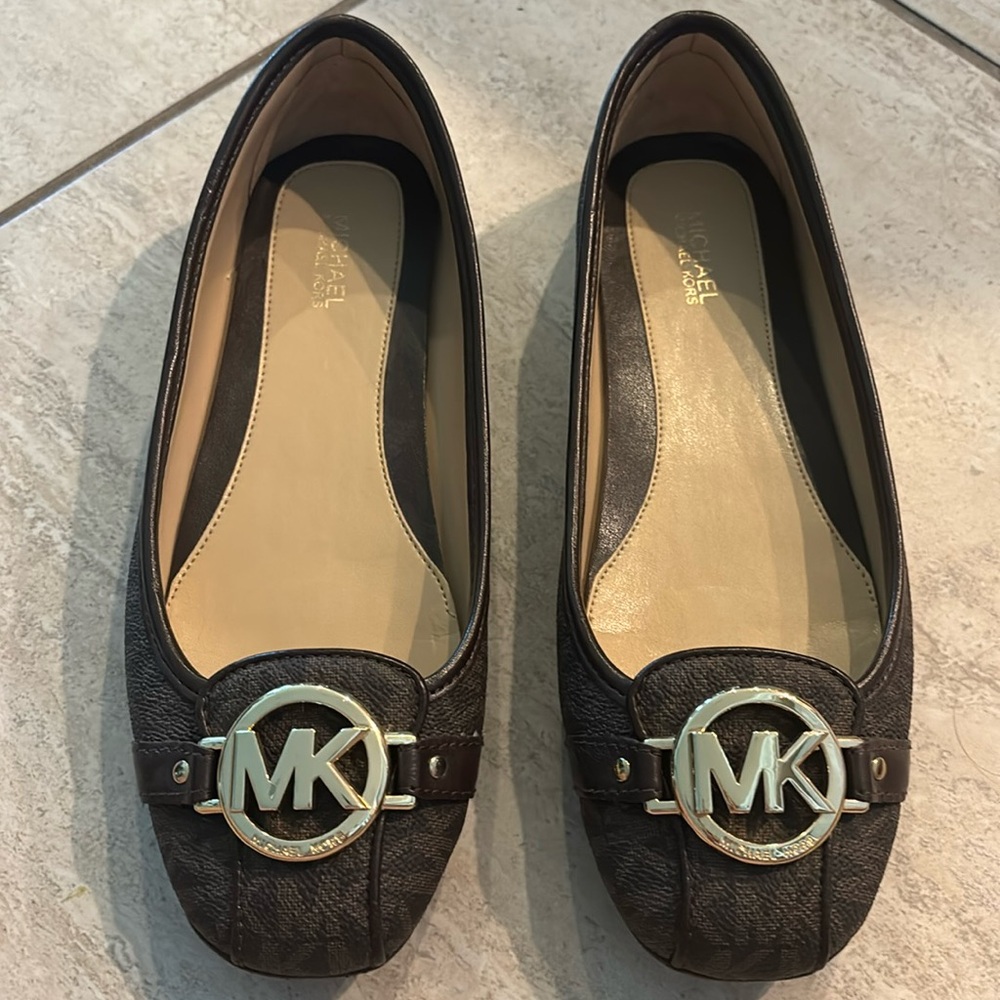 Like New Michael Kors brown and gold moccasin size 7.5 M